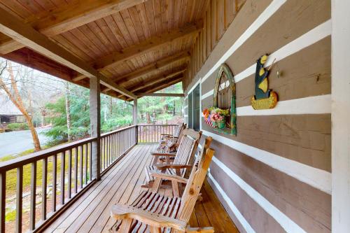 American Pride Cabin in Seven Devils, USA