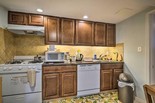 3 Mi to NIH! Spacious Bethesda Apt w/ Yard in Bethesda