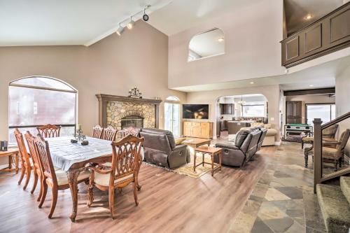 Pet-Friendly Stateline Home Less Than 2 Mi to Lake Tahoe!