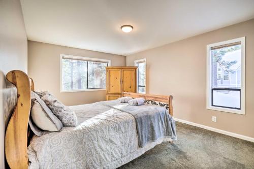 Pet-Friendly Stateline Home Less Than 2 Mi to Lake Tahoe!