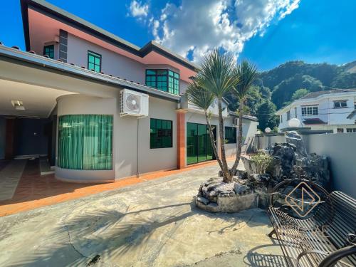 Ipoh Happy Happy Suite by Verve (12pax) EECH63 near Gua Gek Lok Tong Limestone Cave