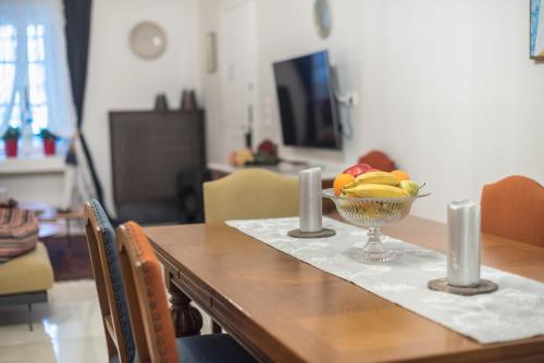 Athenian Niche in Plaka - 4 Bdrm Villa - 10 adults - image 12