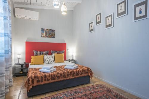 Athenian Niche in Plaka - 4 Bdrm Villa - 10 adults - image 4