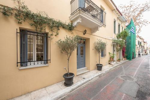 Athenian Niche in Plaka Villa by Athenian Homes, Atenas