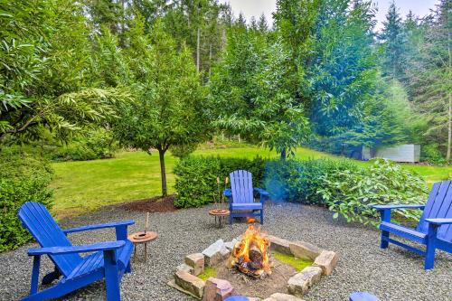 Private Indianola House with Patio and Fire Pit