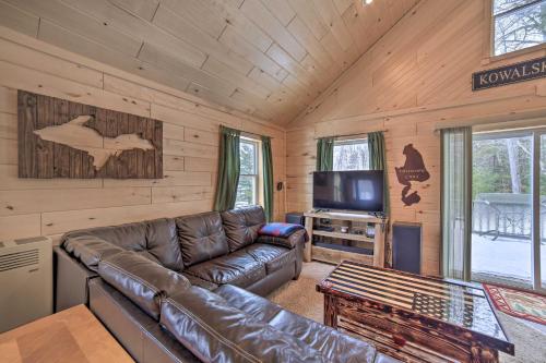 Manistique Cabin with Grill - Near Thunder Lake