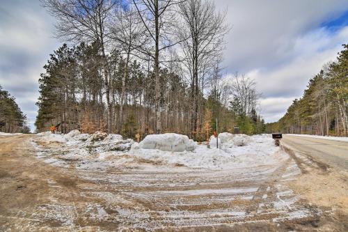 Manistique Cabin with Grill - Near Thunder Lake