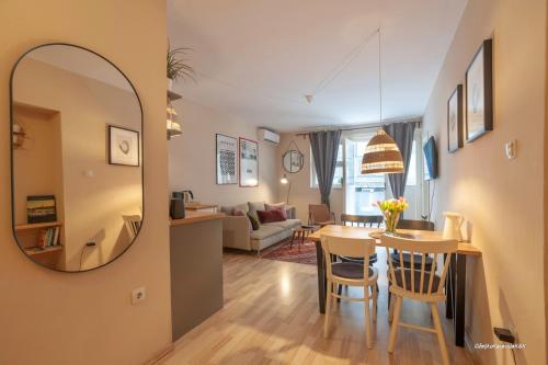 Luciana's city centre hideout 3