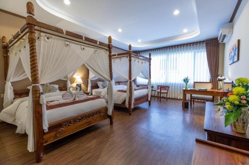 room detail thumbnail 1