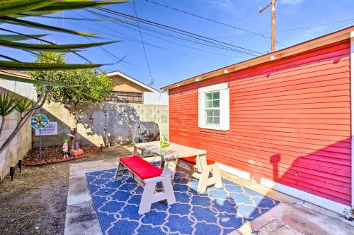 Colorful Long Beach Bungalow with Patio and Grill