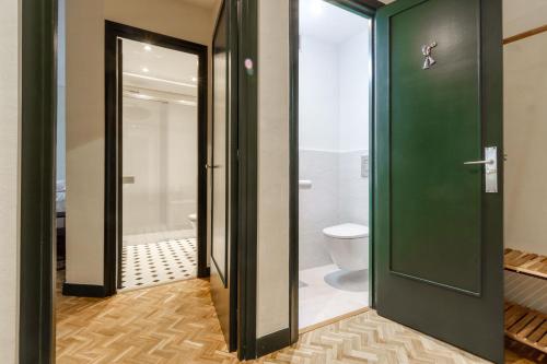 Apartment image 6