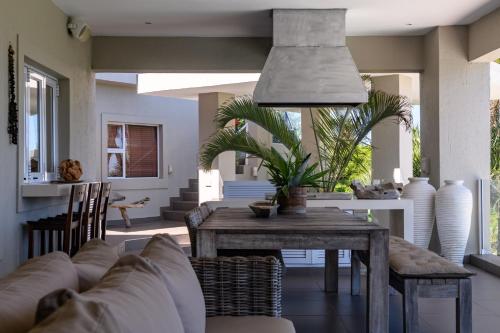 Balcony/terrace, 11 on Fairway Beach Villa in Southbroom