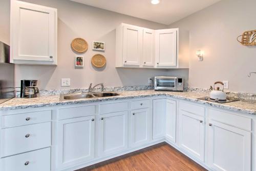 Peaceful Missouri Cabin Rental on 55 Acres! in Canton, USA