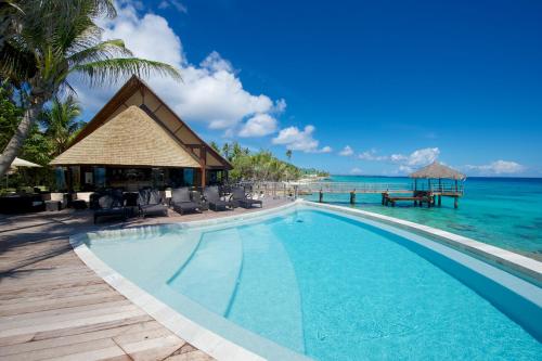 Swimming pool, Hotel Maitai Rangiroa in Rangiroa