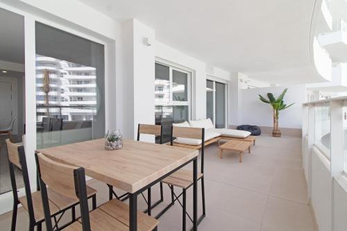 Global Properties, Apartamento con terraza y vistas a la piscina en Gran Canet, Canet de Berenguer (foto 7)