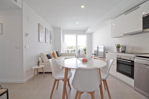Global Properties, Apartamento con terraza y vistas a la piscina en Gran Canet, Canet de Berenguer (foto 10)
