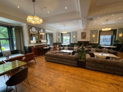 Gwydyr Hotel - image 10