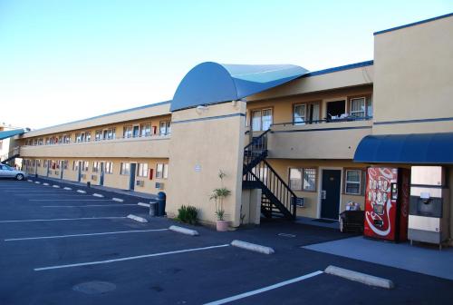 Entrance, Travelodge by Wyndham San Diego SeaWorld in Mission Bay / Point Loma Heights