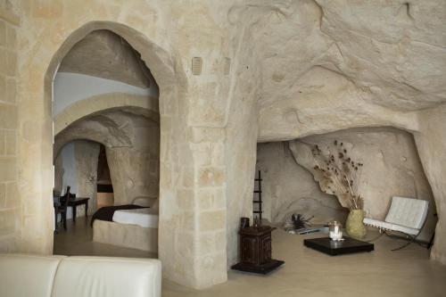 Large Double Room - Cave