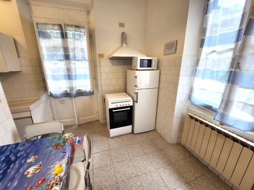 Two-Bedroom Apartment image 6