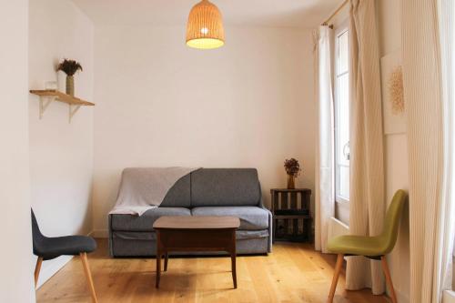 Refurbished nest near the Village des Batignolles