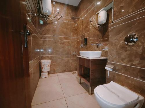 Superior Triple Room image 4