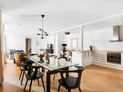 City 1- Pleasant 4-Bdr Apt in Central Copenhagen, Copenhagen