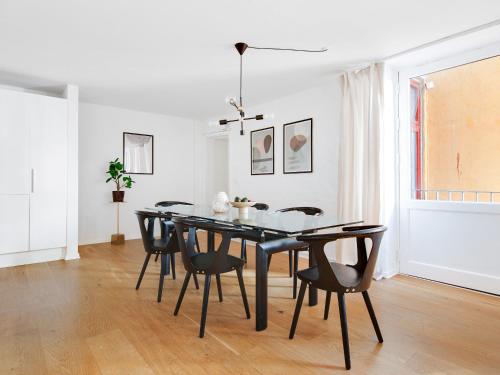 City 1- Pleasant 4-Bdr Apt in Central Copenhagen, Копенгаген (фото 6)