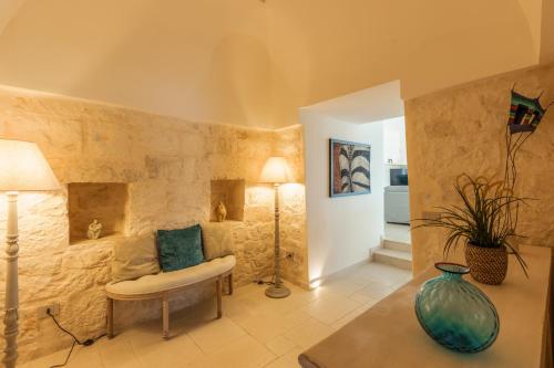 Villa Clive with Trullo Matto Plus in Pascarosa