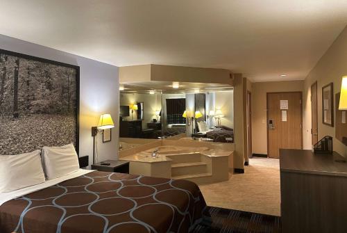 Super 8 by Wyndham Columbia East - image 7