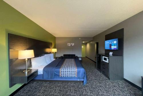 Mod Inn & Suites - image 5