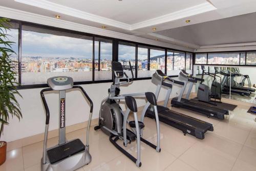 437185621 La Quinta by Wyndham Quito
