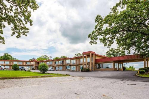 Econo Lodge Batesville - image 3