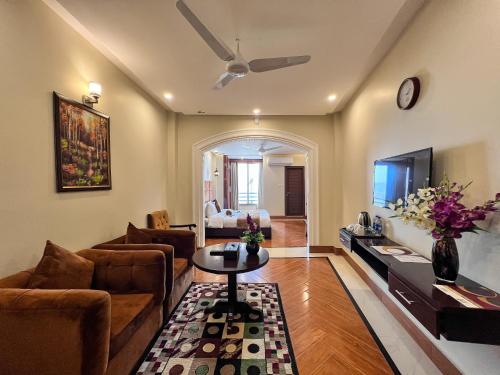 Dotări, Hotel One Swat in Mingora