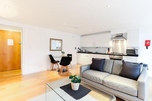 Covent Garden Apartments - image 7