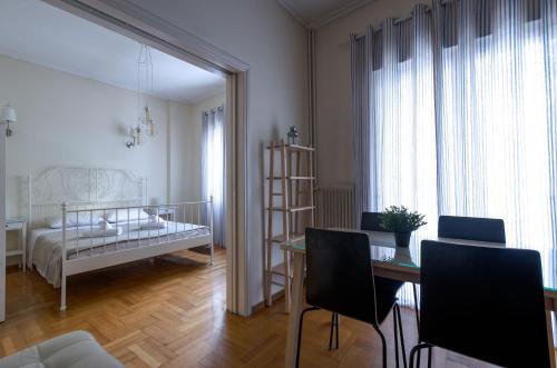 Beautiful 2bd apartment near historic center of Athens, Athens