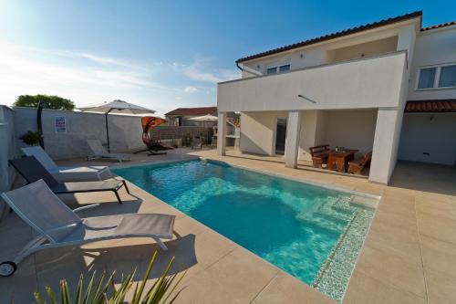 Villa Luka with private pool near Pula