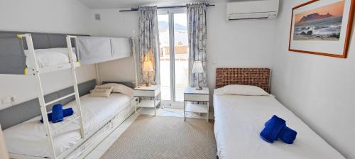 Three-Bedroom House image 10