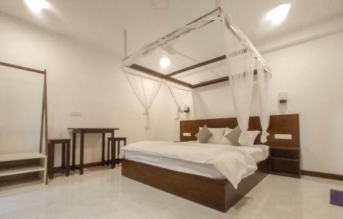 Double Room with Garden View image 6