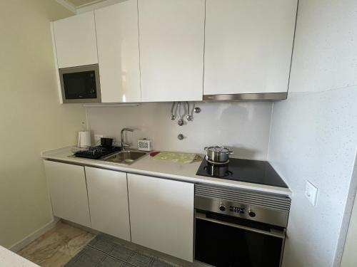 Cosy Sea View Apartment 5