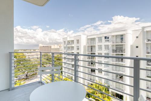 Ponciana Park 1BR w Gym WD Pool nr WF MIA-7 in Fort Lauderdale, USA
