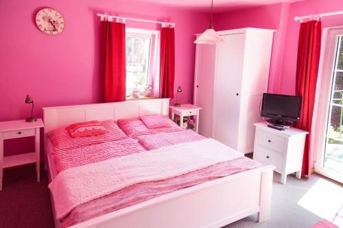 Double Room - Non-Smoking  room in Slunecni Dum