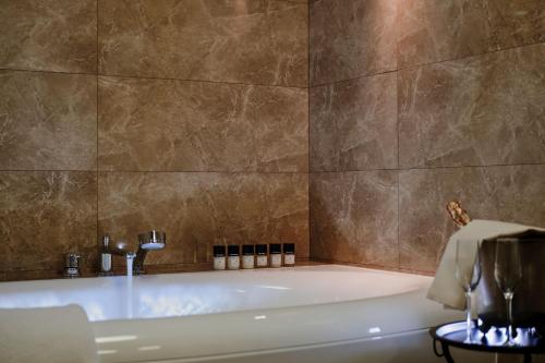 Vozdvyzhensky Boutique Hotel - image 6