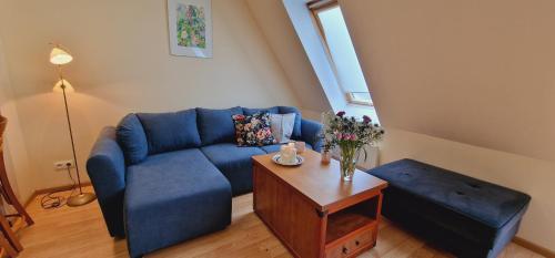 2 bedrooms, 5 beds