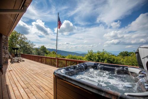 The Summit of Beech in แบนเนอร์เอลค์ (นอร์ทแคโรไลนา)