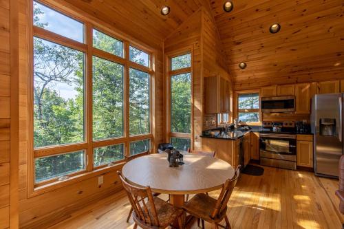 The Summit of Beech in แบนเนอร์เอลค์ (นอร์ทแคโรไลนา)