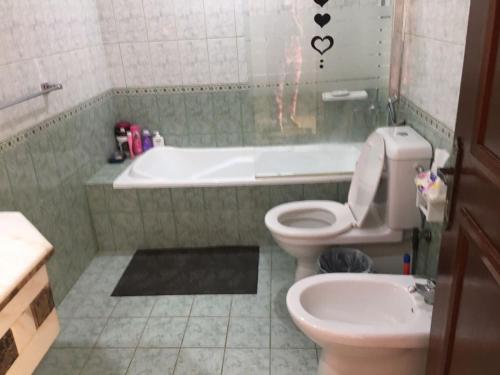 Bathroom, khsea in Durrat Al-Arus