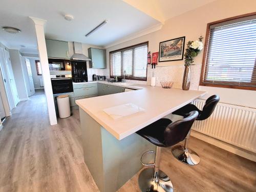 River Retreat - Norfolk Broads in Brundall