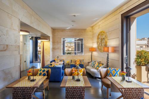 Singer Palace Hotel - image 11