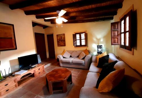 Los Montes Traditional Casa with private pool